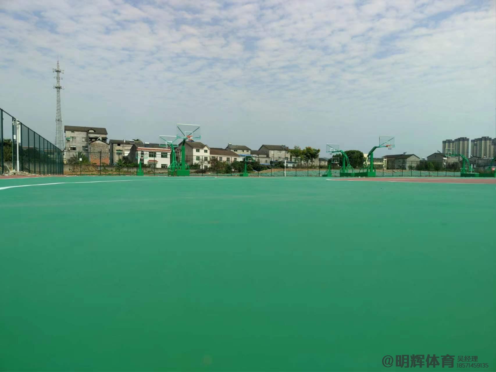 海口硬地丙烯酸球场的优缺点